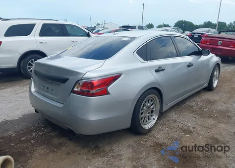 2015 Nissan Altima 2.5/2.5 S/2.5 Sl/2.5 Sv из США, поврежденный, VIN 1N4AL3AP8FN867303